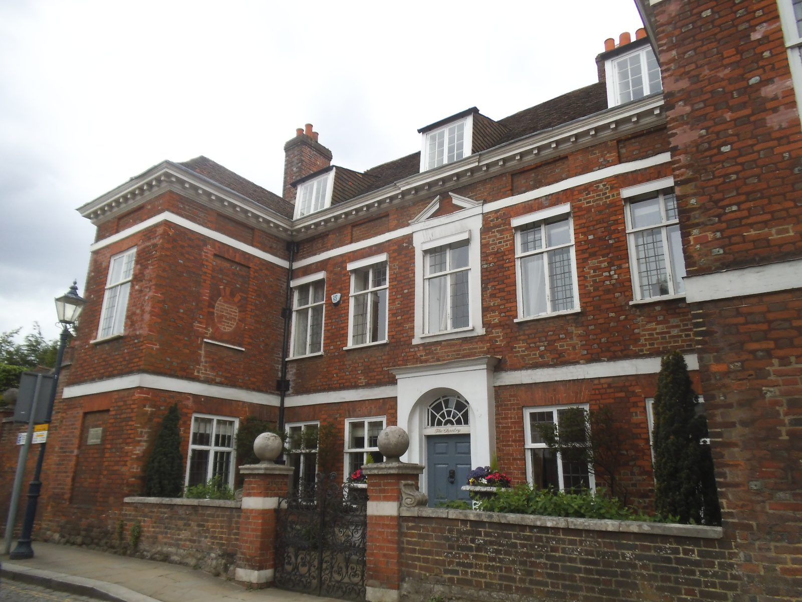 The Chantry on High Street, Sevenoaks, an early-Georgian timber-framed building two minutes from the Thackray Williams Pembroke Road office